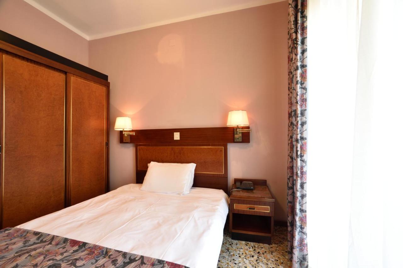 Hotel Bergamo Mare San Bartolomeo Al Mare Exteriör bild