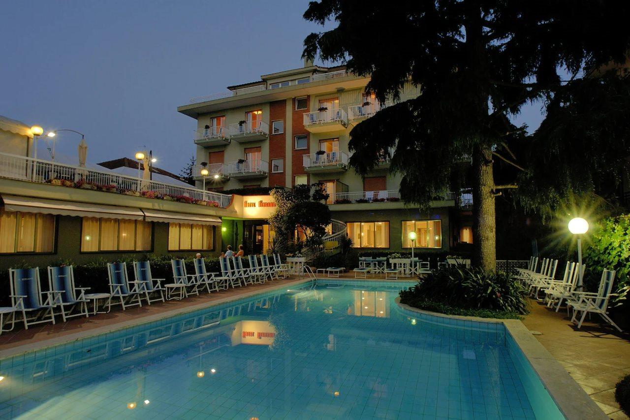Hotel Bergamo Mare San Bartolomeo Al Mare Exteriör bild